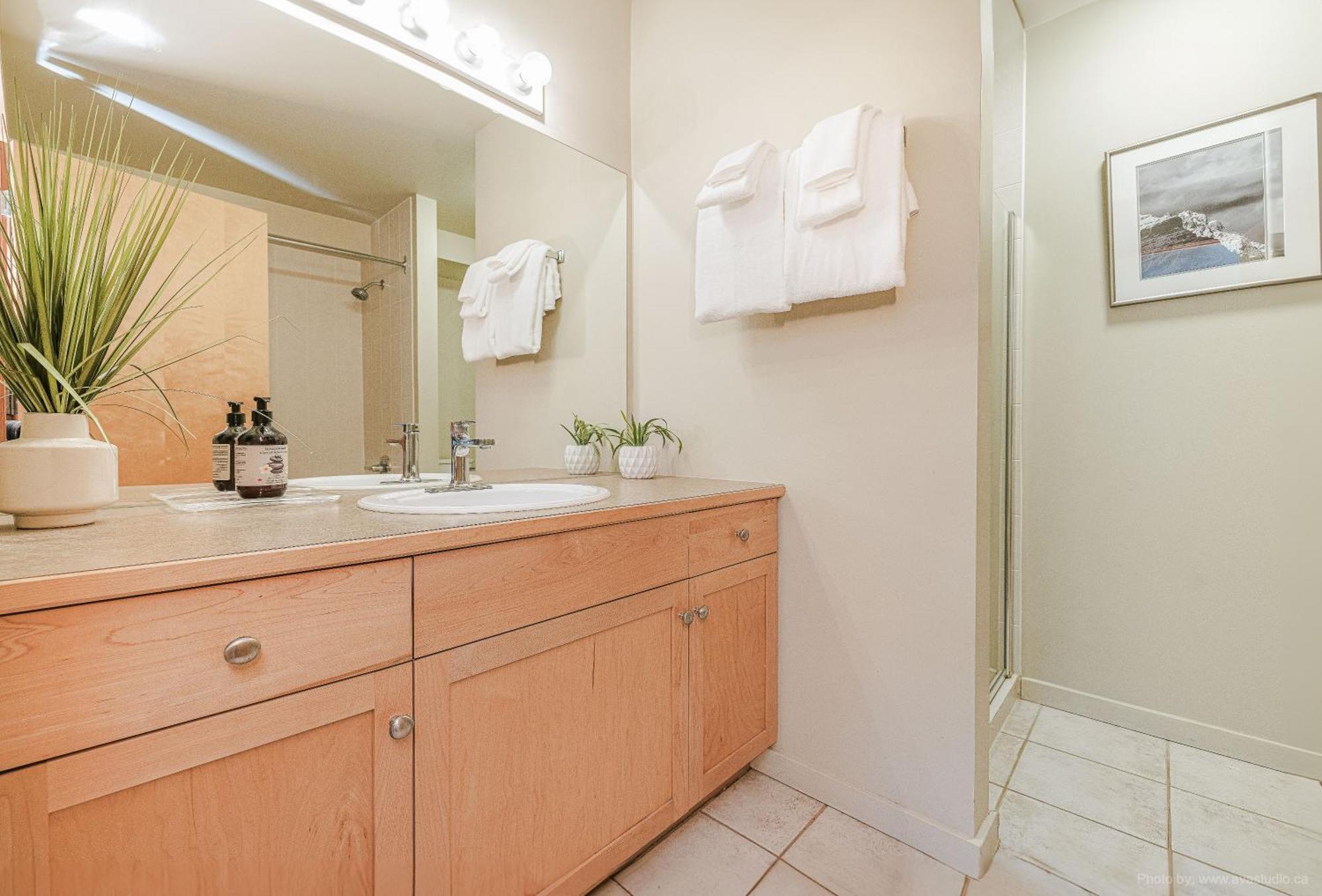 Lovely Mountain View 2 Bedroom Suite Canmore Exterior foto